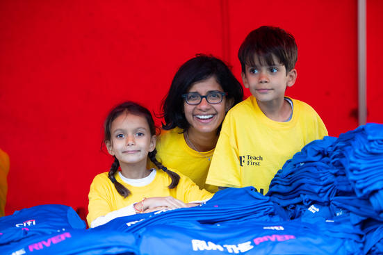 Vidhu and her two children