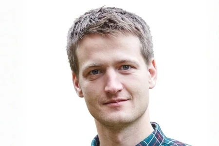 Headshot of Tom Harbour