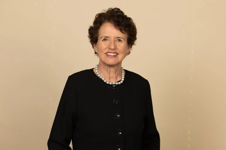 Headshot of Helen Weir